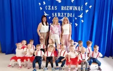 opiekunki grupy z dziećmi