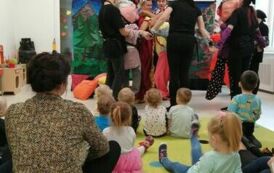 Kr&oacute;lewna Śnieżka i siedmiu krasnoludk&oacute;w przedstawienie